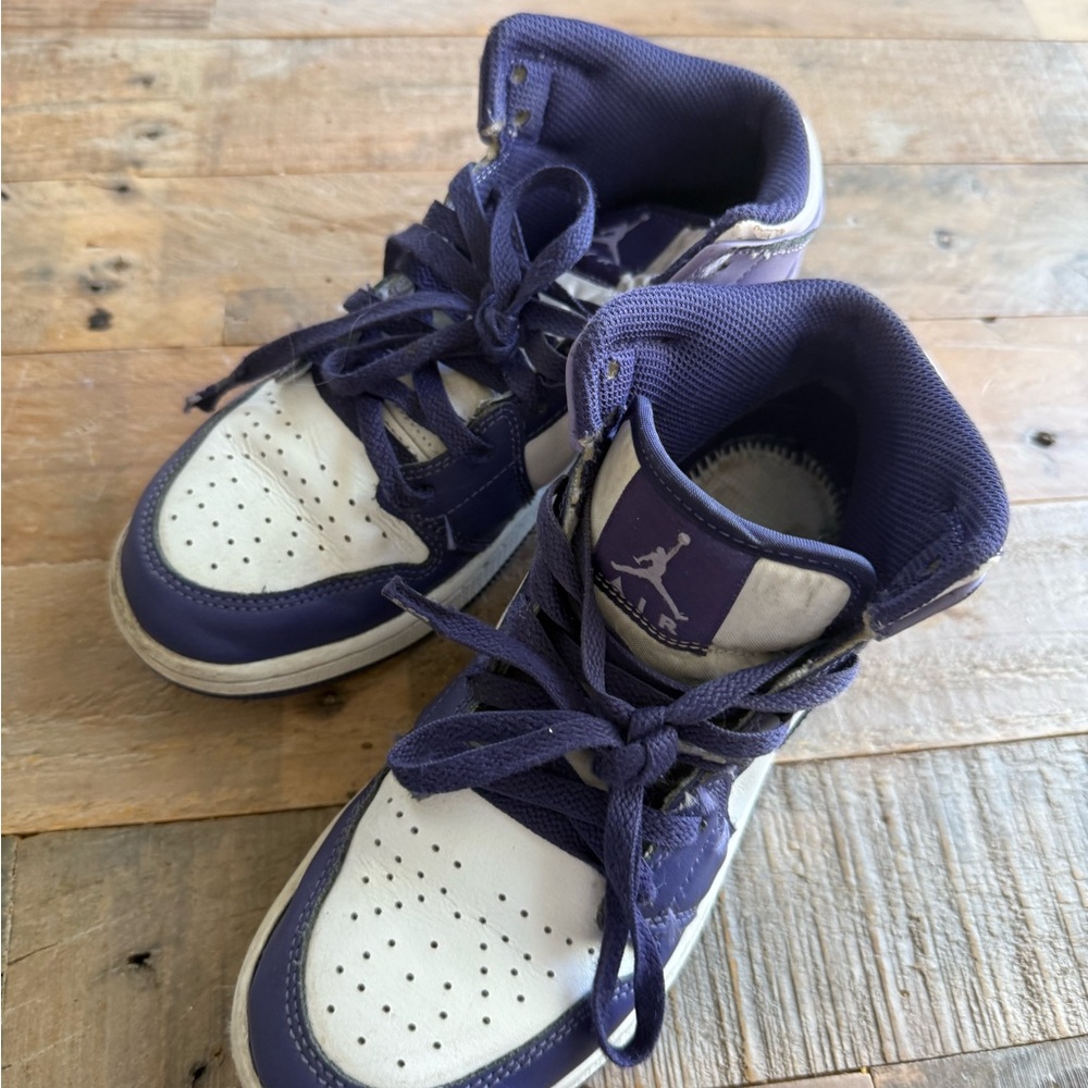 Jordan Sneakers in Purple and White